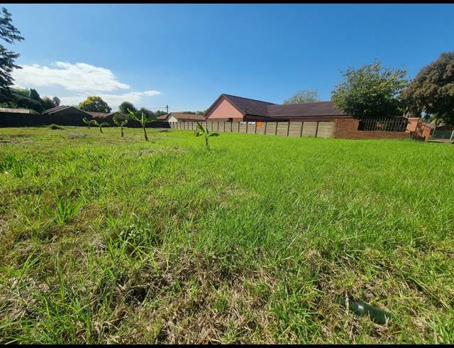 1,060M² VACANT LAND FOR SALE IN FALCON RIDGE